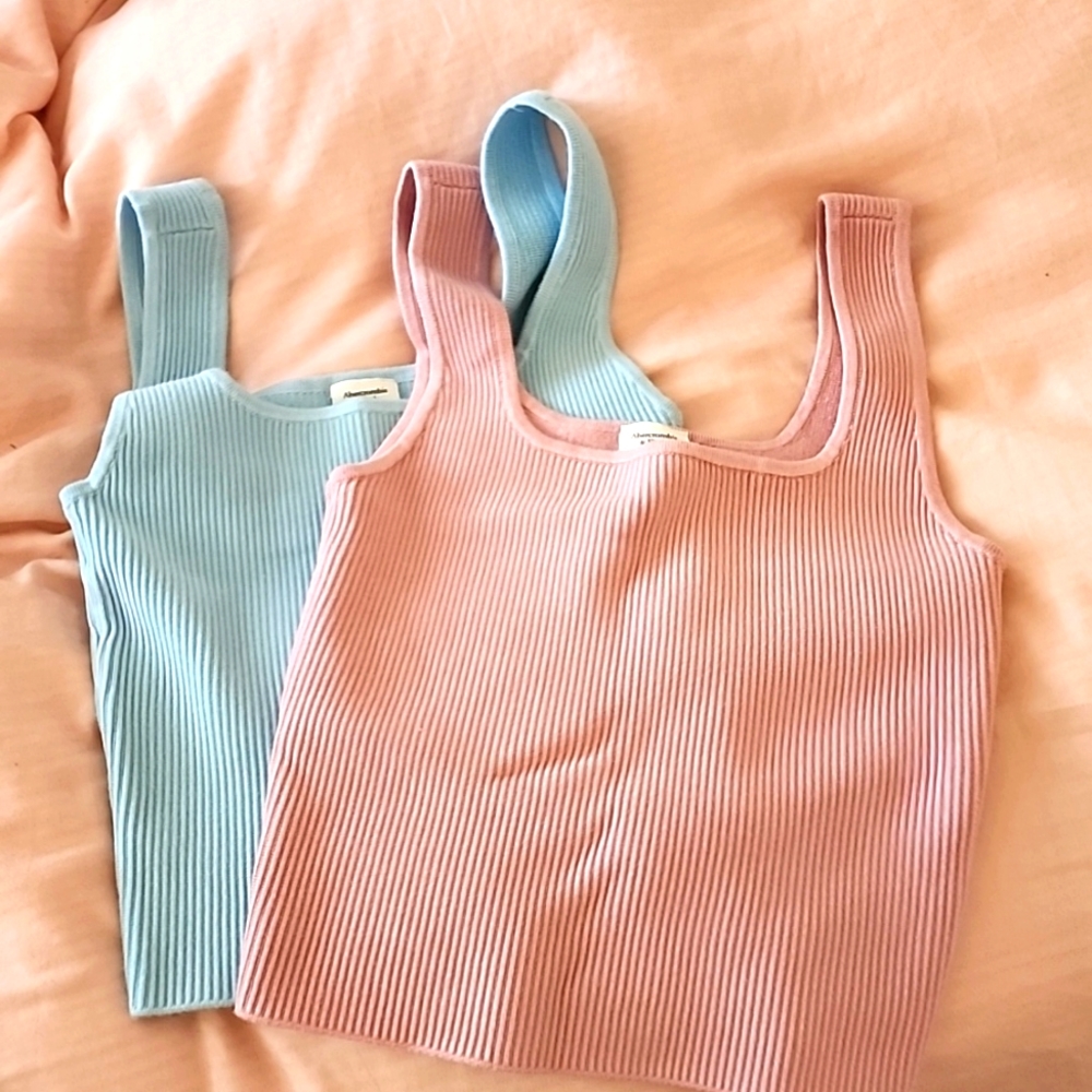 Abercrombie & Fitch Ottoman Square Neck Tank.